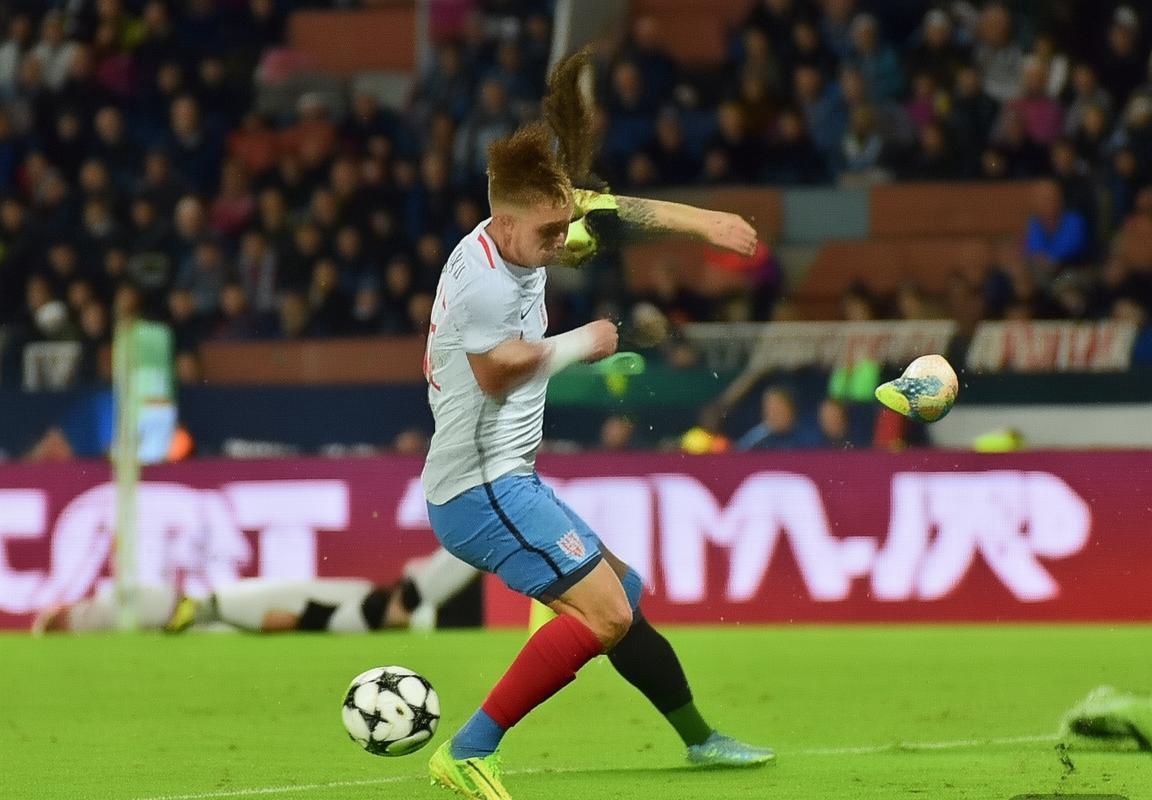 法国卢森堡友谊赛：精彩瞬间与球迷热情回顾(图2)